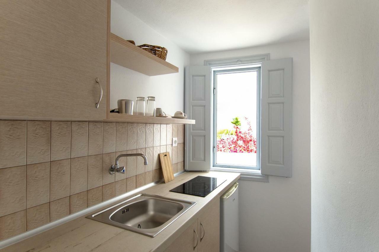 Evgenia Rooms And Apartments Folégandros Kültér fotó